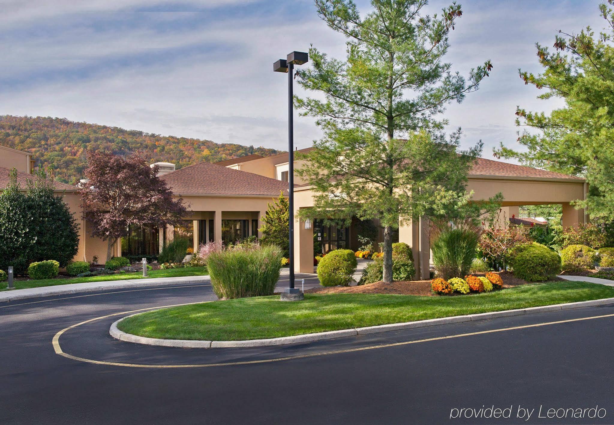Courtyard By Marriott Mahwah Exterior foto
