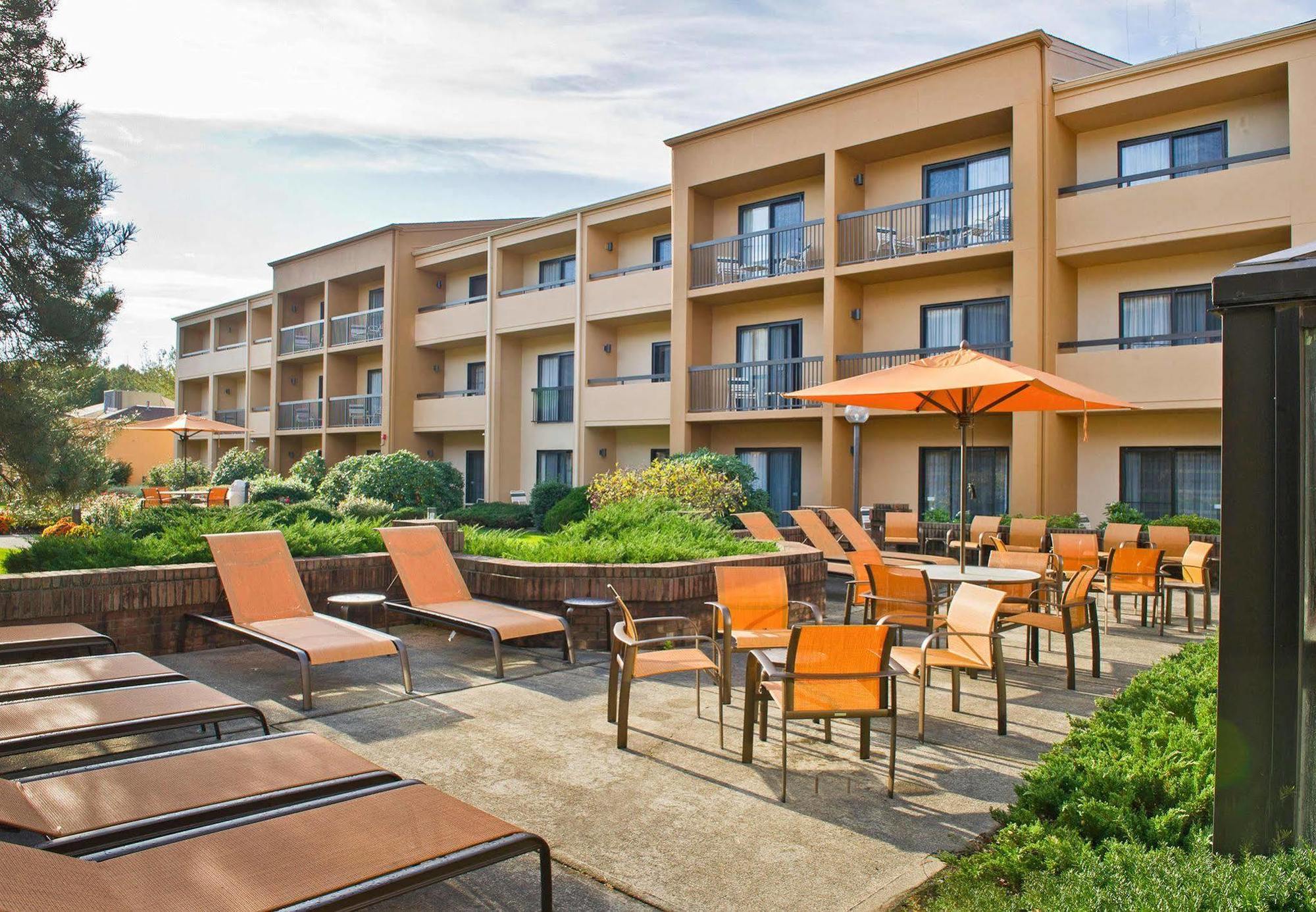 Courtyard By Marriott Mahwah Exterior foto