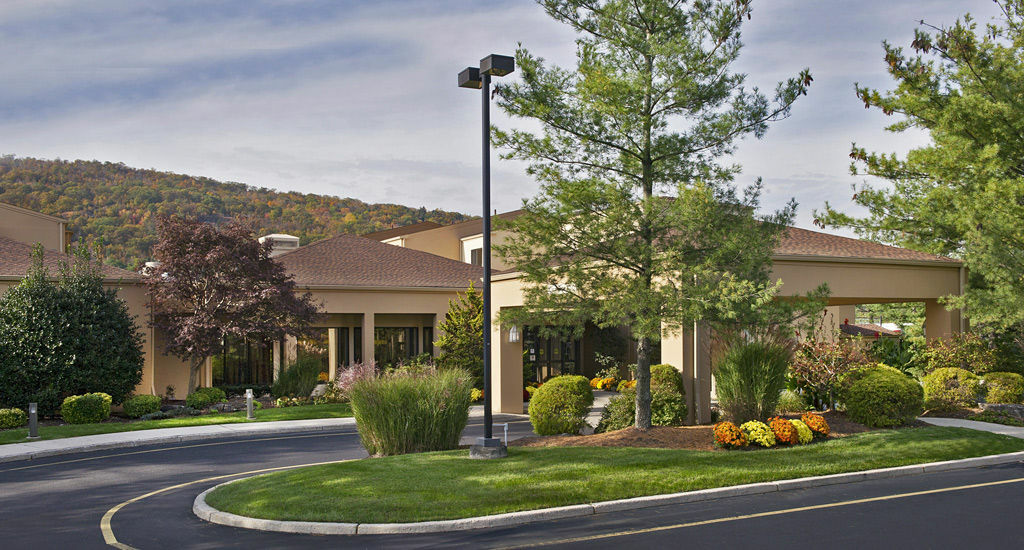 Courtyard By Marriott Mahwah Exterior foto